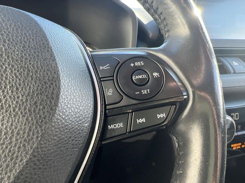 Used 2019 Toyota RAV4 XLE image 18
