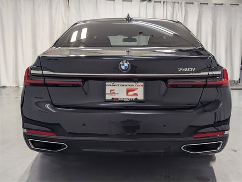 Used 2022 BMW 740i image 29