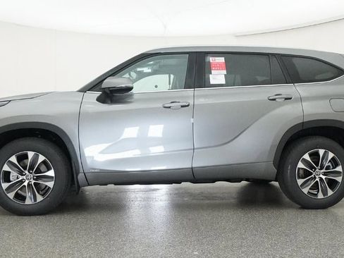 New 2026 Toyota Highlander XLE AWD/4WD image 19