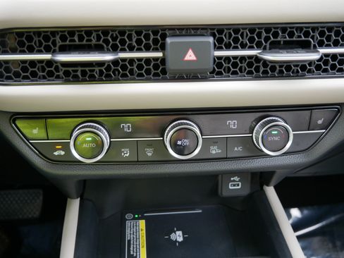 Certified 2024 Honda HR-V EX-L image 23