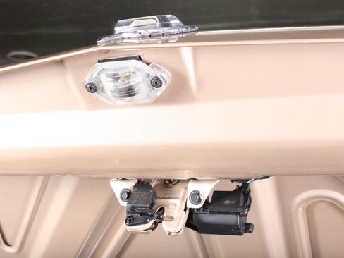 Used 1994 Cadillac Fleetwood Brougham RWD image 45