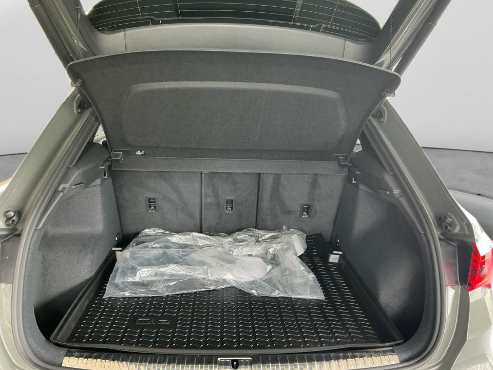 Used 2025 Audi Q3 2.0T Premium AWD/4WD image 15
