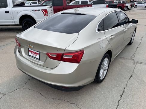 Used 2016 Chevrolet Malibu LT w/ Leather Package FWD image 6