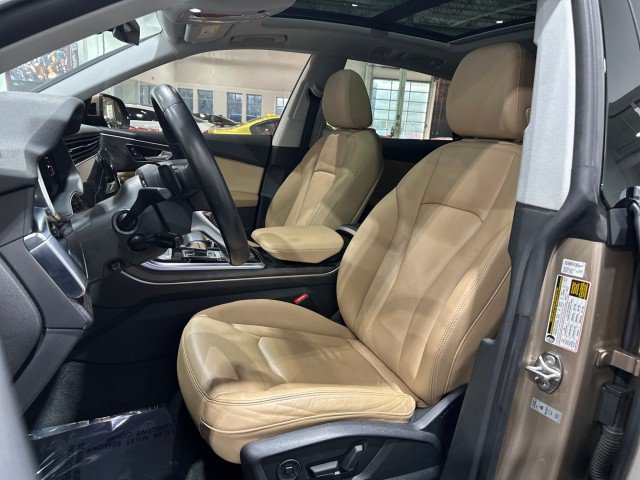 Used 2019 Audi Q8 Premium w/ Convenience Package AWD/4WD image 5