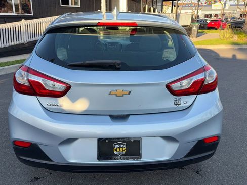 Used 2017 Chevrolet Cruze LT image 6