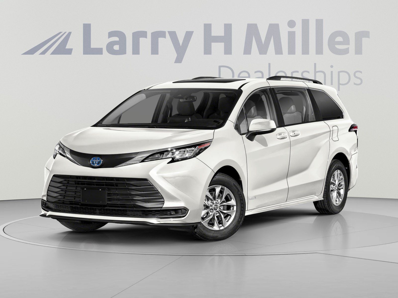 Used 2024 Toyota Sienna LE AWD/4WD image 1