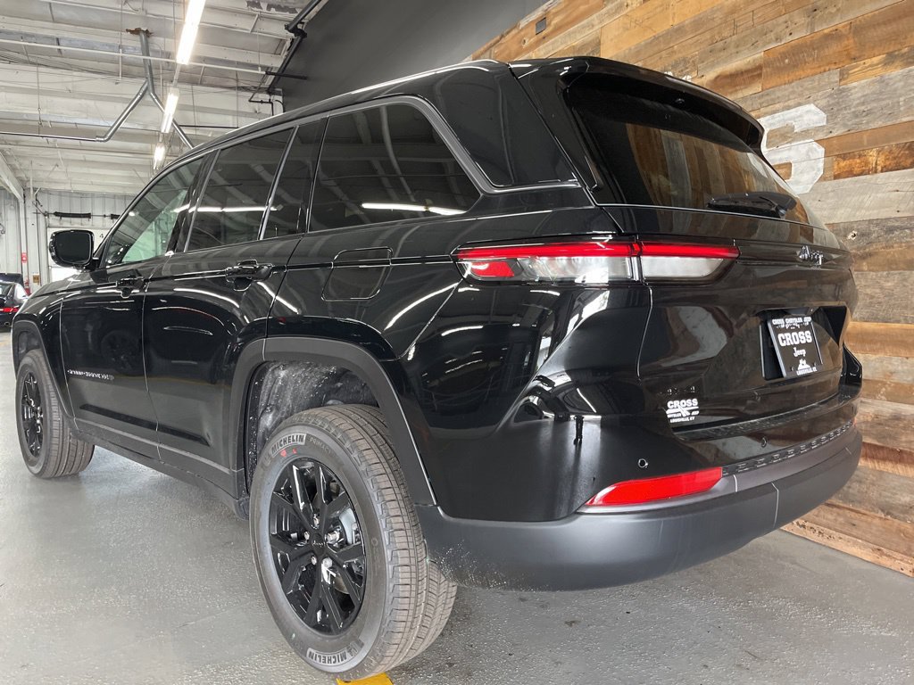 New 2026 Jeep Grand Cherokee Altitude AWD/4WD image 20