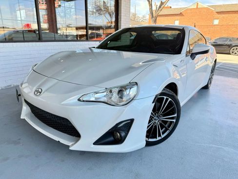 Used 2013 Scion FR-S image 10