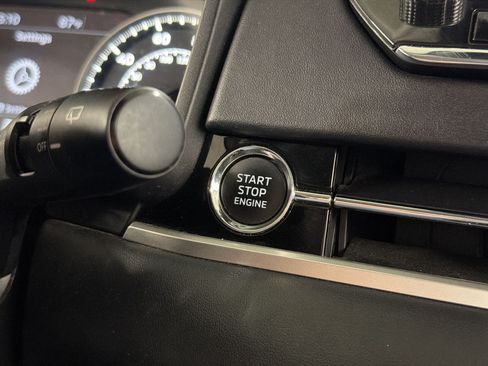 Used 2024 Mitsubishi Outlander SE AWD/4WD image 15