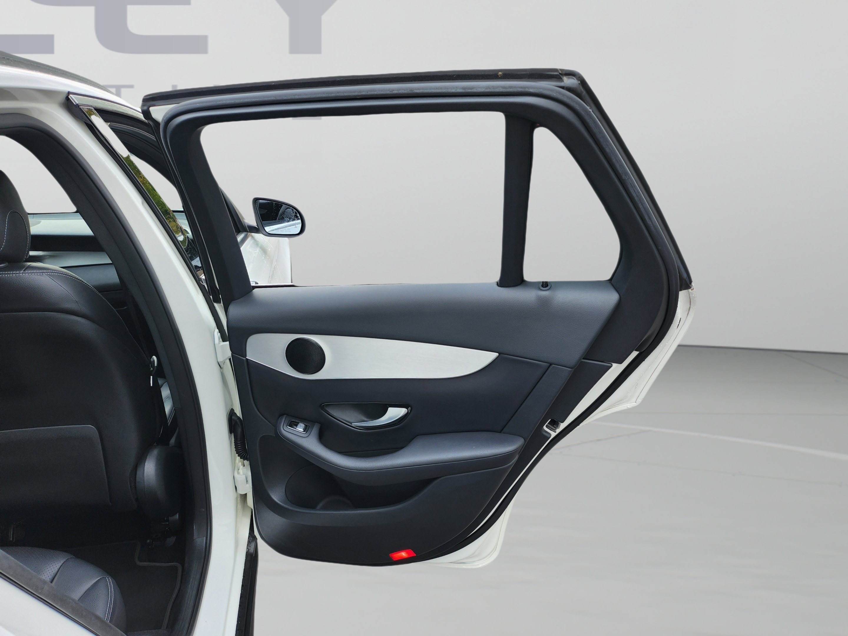 Used 2019 Mercedes-Benz GLC 300 image 25