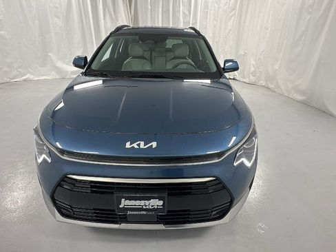 New 2025 Kia Niro EX Touring image 8