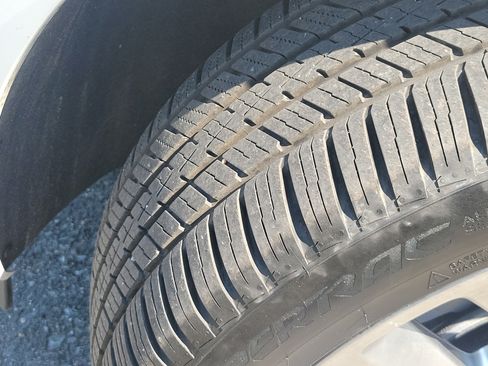 Used 2023 Buick Envision Avenir AWD/4WD image 13