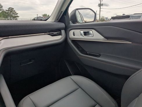 New 2026 Ford Explorer Active w/ Active Comfort Package image 16