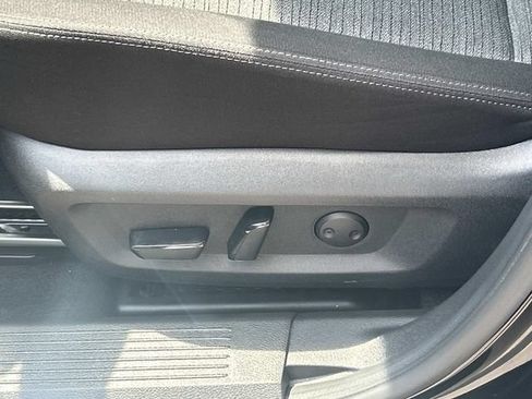Used 2023 Nissan Rogue SV FWD image 16