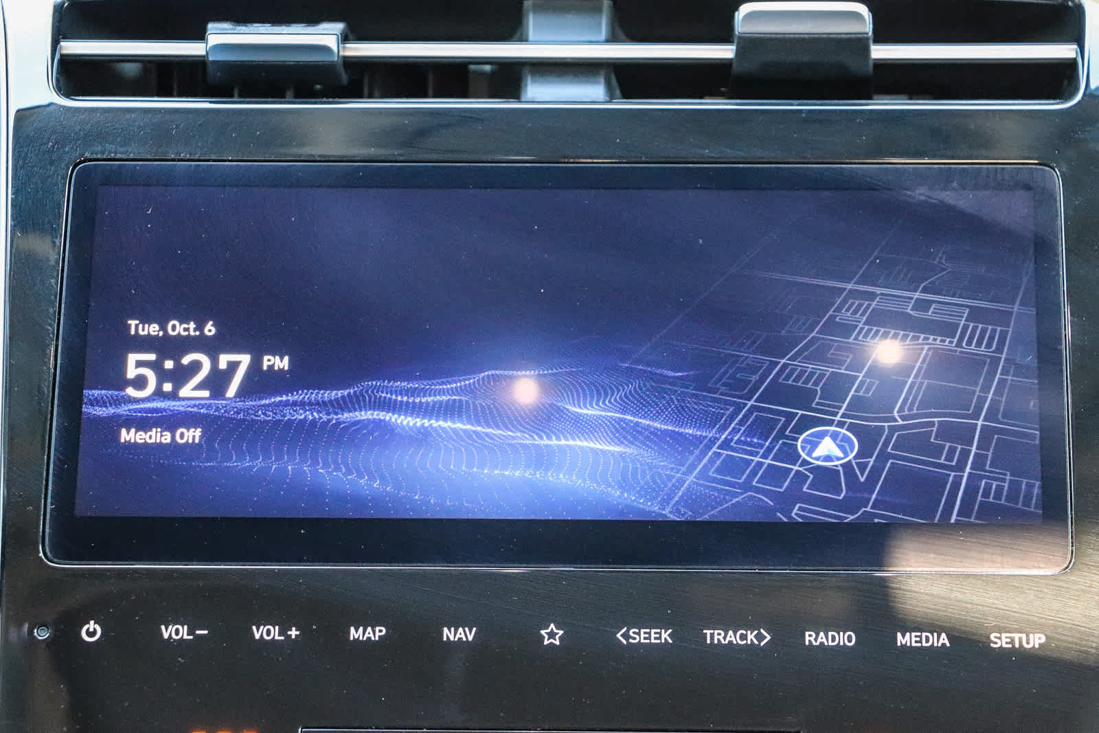 Certified 2024 Hyundai Tucson Limited AWD/4WD image 15
