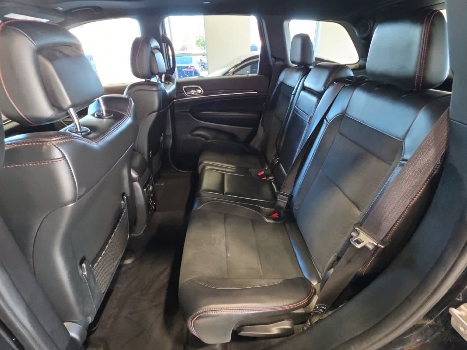 Used 2017 Jeep Grand Cherokee Trailhawk AWD/4WD image 34
