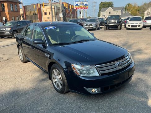 Used 2009 Ford Taurus SEL FWD image 2