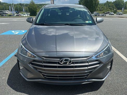 Used 2020 Hyundai Elantra SE FWD image 2