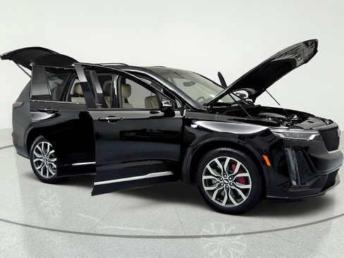 Certified 2023 Cadillac XT6 Sport w/ Technology Package AWD/4WD image 14