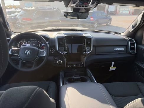 New 2026 RAM 1500 4x4 Crew Cab image 9