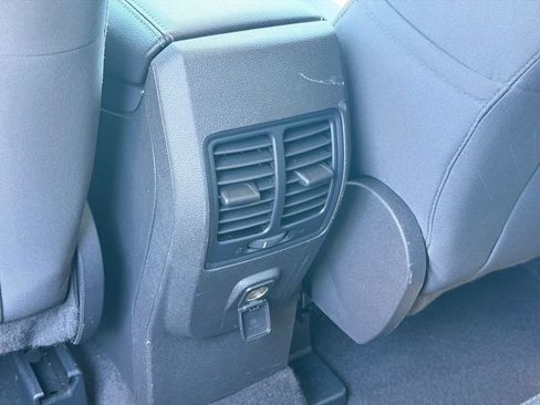 Used 2017 Ford Escape SE FWD image 17