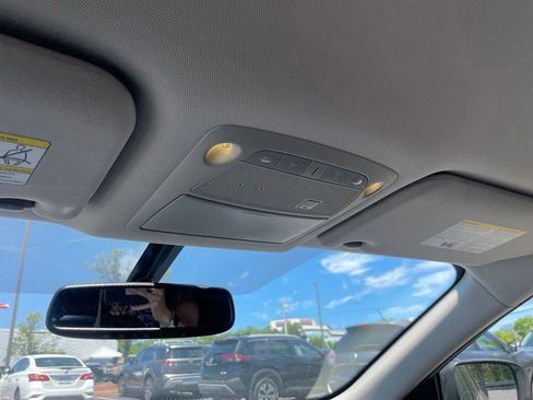 Used 2019 Nissan Pathfinder SL AWD/4WD image 8