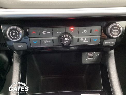 Used 2025 Jeep Compass Limited AWD/4WD image 23