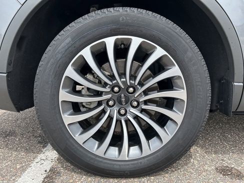 Used 2024 Lincoln Aviator AWD w/ Premium Package image 24
