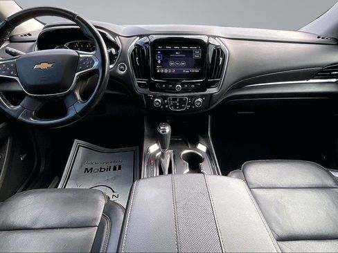 Used 2020 Chevrolet Traverse Premier FWD image 17