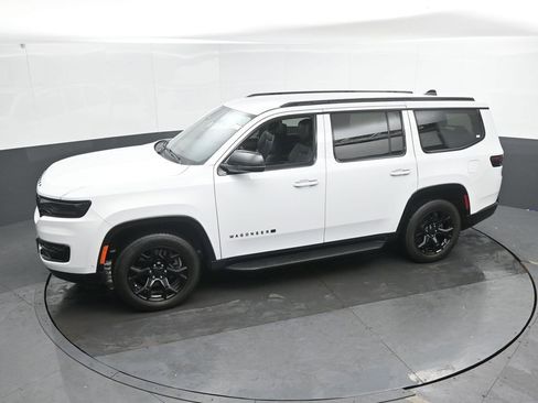 Used 2025 Jeep Wagoneer Series II image 44