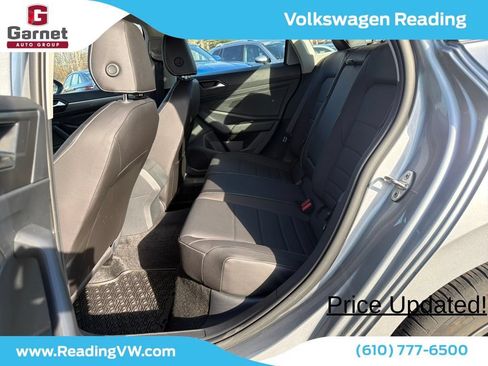 Certified 2023 Volkswagen Jetta SE FWD image 19