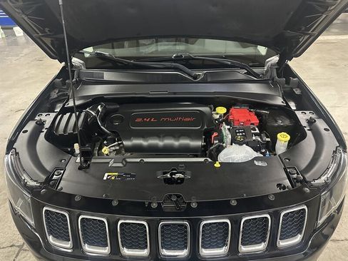 Used 2020 Jeep Compass Latitude image 10