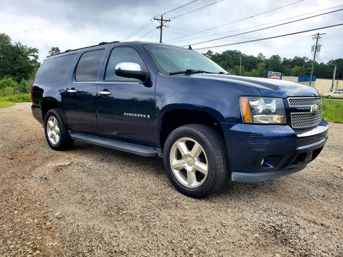 Used 2007 Chevrolet Suburban LTZ w/ LTZ Preferred Equipment Group image 5