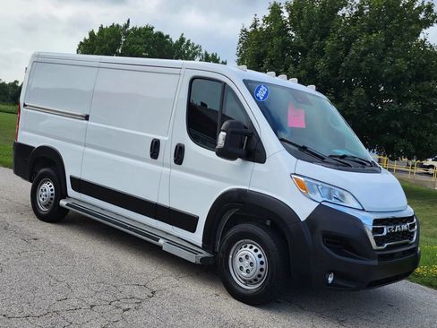 Used 2025 RAM ProMaster 2500 w/ U-Haul Equipment Group FWD image 8
