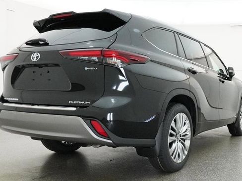 New 2026 Toyota Highlander Platinum AWD/4WD image 32