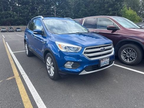 Used 2017 Ford Escape Titanium w/ Equipment Group 301A AWD/4WD image 2
