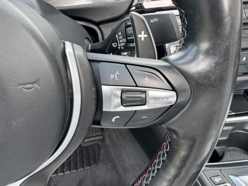 Used 2018 BMW M4 Convertible RWD image 14