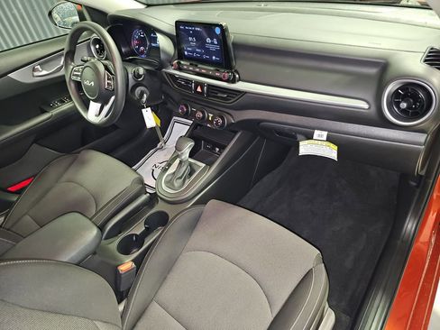 Used 2023 Kia Forte LXS w/ LXS Technology Package image 16