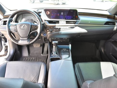 Used 2019 Lexus ES 300h w/ Premium Package FWD image 14