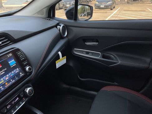 New 2025 Nissan Versa SR w/ Trunk Package image 33