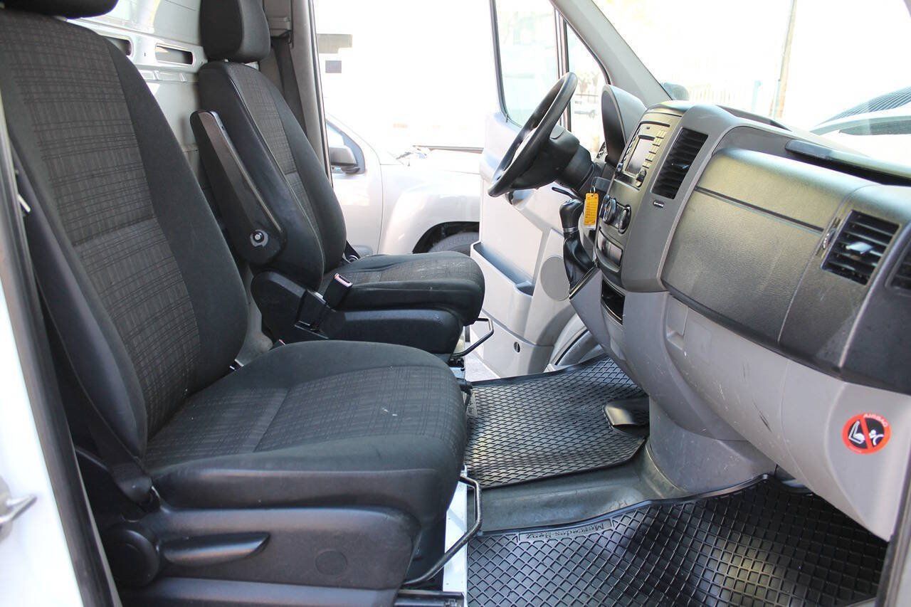 Used 2014 Mercedes-Benz Sprinter 3500 image 37