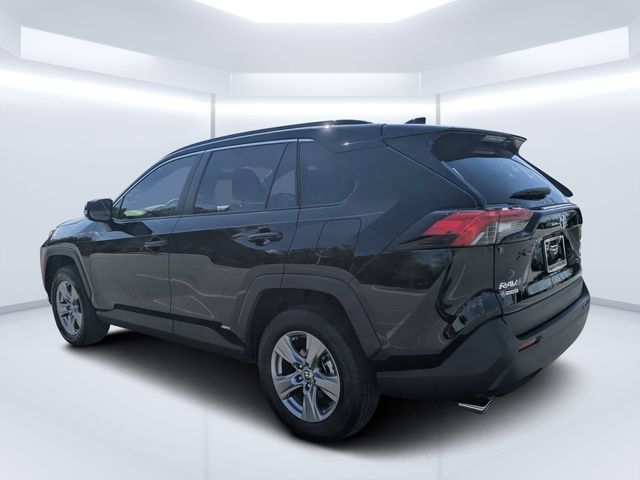 Used 2025 Toyota RAV4 XLE w/ Convenience Package AWD/4WD image 5