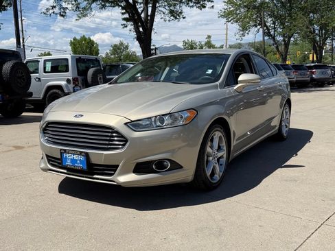 Used 2015 Ford Fusion SE FWD image 8