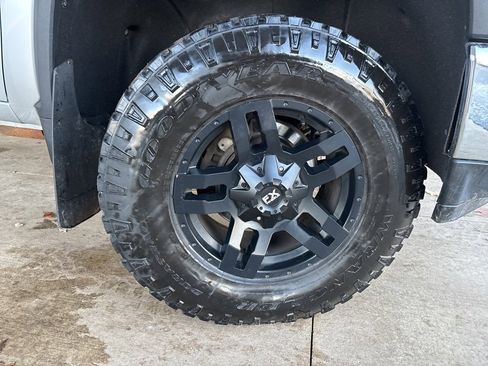 Used 2020 Chevrolet Silverado 2500 LTZ image 41