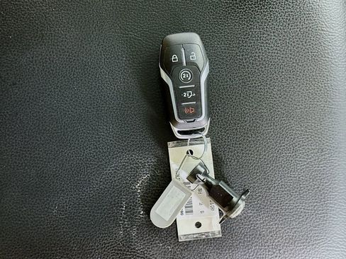 Used 2015 Ford F150 Lariat AWD/4WD image 34