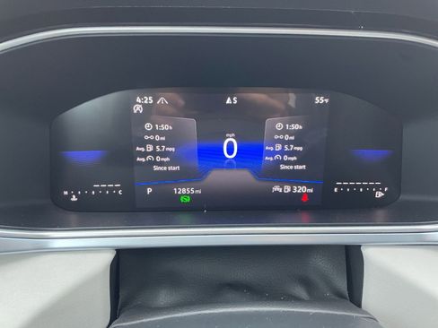 Used 2025 Volkswagen Taos SE image 40