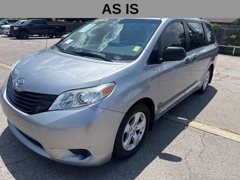 Used 2014 Toyota Sienna L FWD image 1