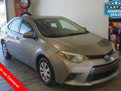 Used 2015 Toyota Corolla LE FWD image 1