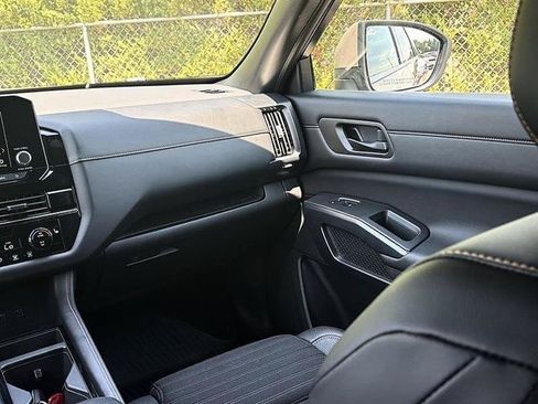 Used 2023 Nissan Pathfinder Rock Creek AWD/4WD image 37