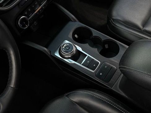 Certified 2022 Ford Escape SEL FWD image 28